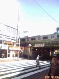 新大久保駅前